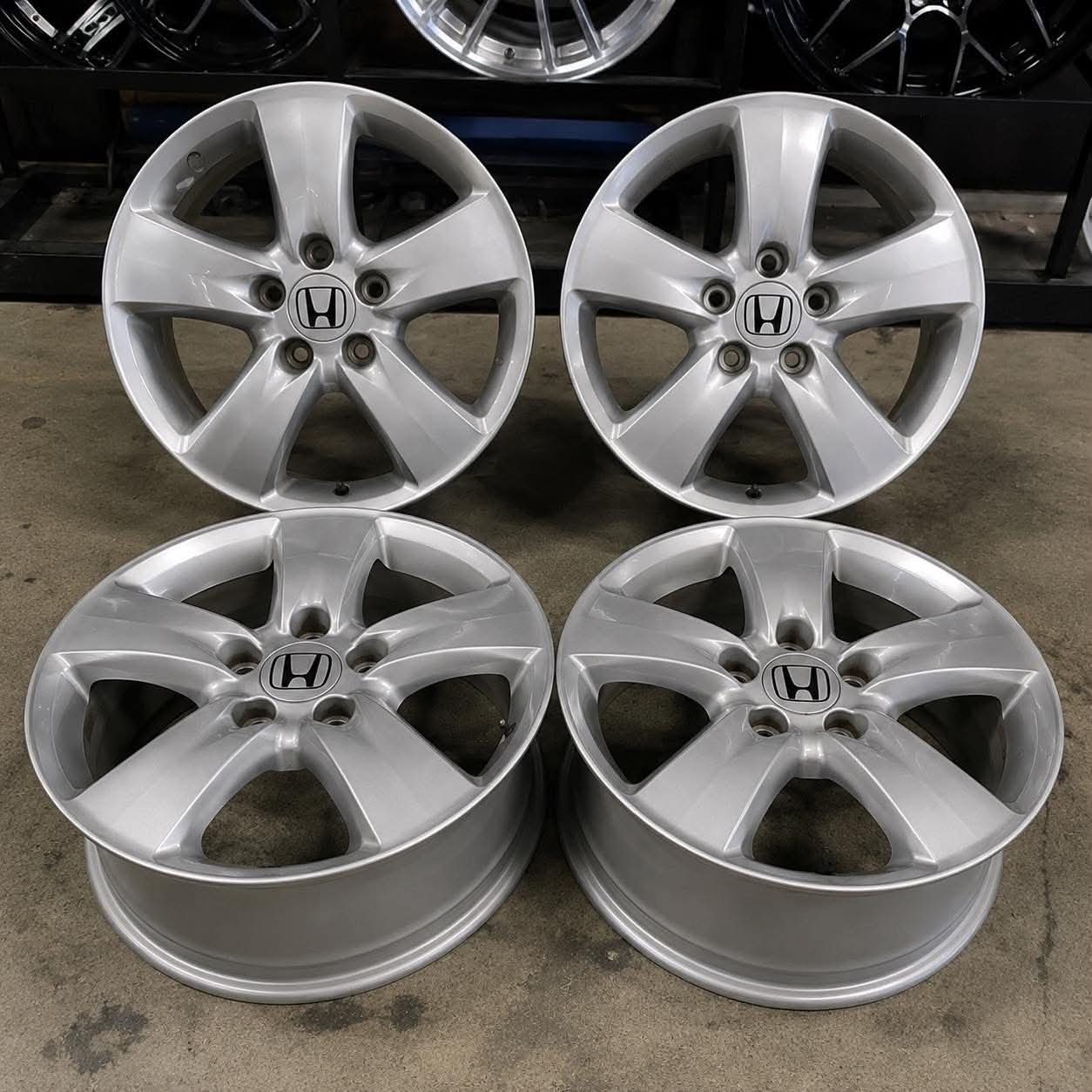 4 mags 225 /65/R17 Honda CRV 2008