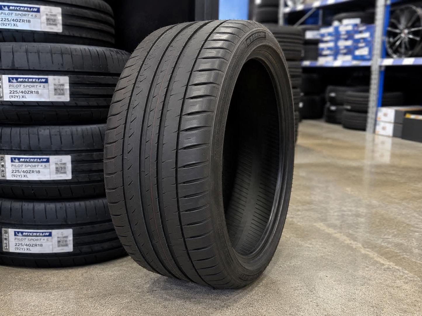 pneu 225/40R18